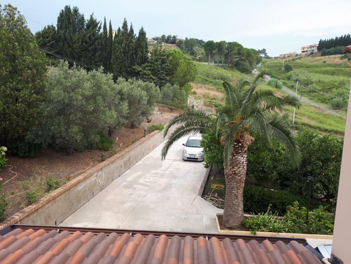 B&B La Collina Dei Poeti 卡坦扎罗 外观 照片